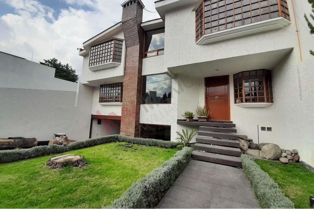 Casa en venta en club de golf en San Carlos, Metepec