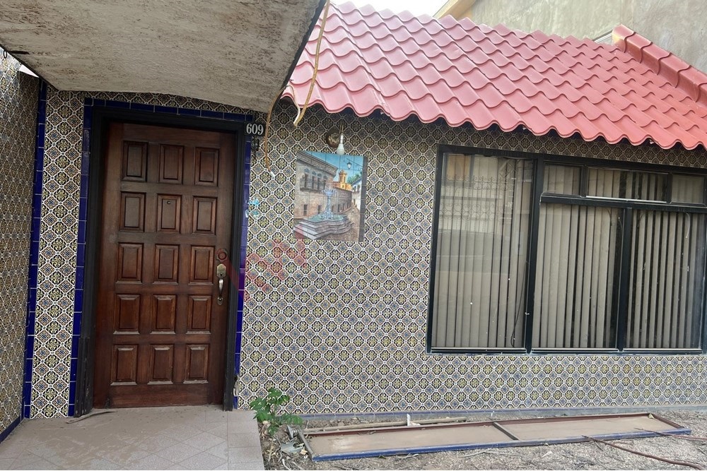 CASA DE UN PISO EN RENTA