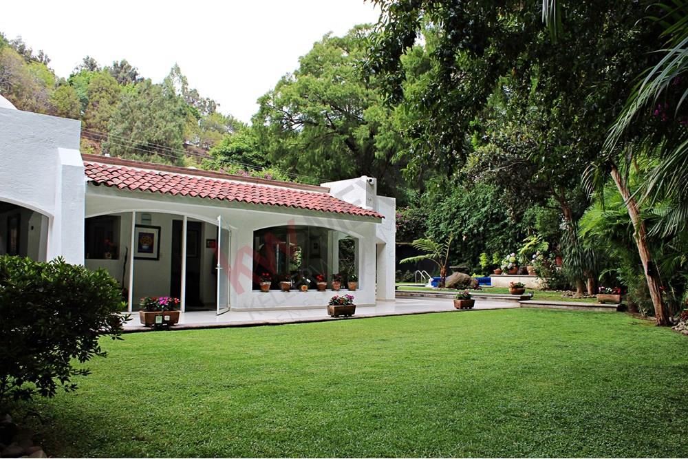 Casa de una sola planta con alberca en Rancho Cortés.