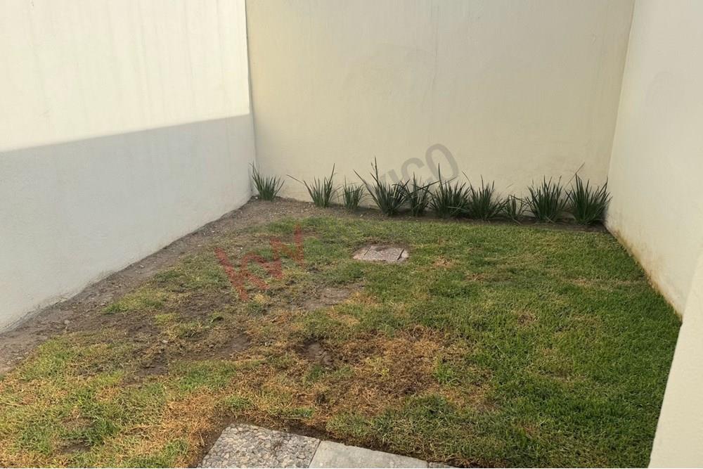 Se renta casa en condominio cerrado en Terranova Corregidora, casa de 3 recámaras