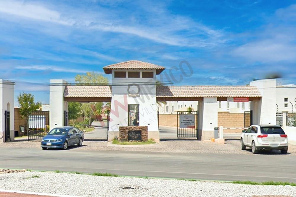 Renta casa parcialmente amueblada en circuito cerrado, Villa Romana, Sector  Las Quintas, Torreón, Coahuila