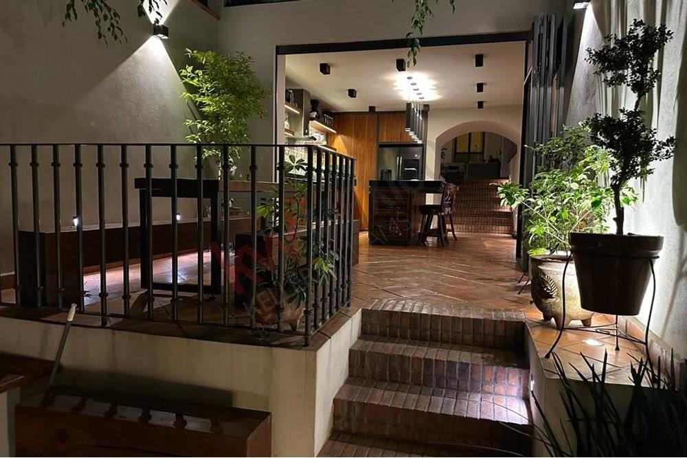 Descubre tu sueño hecho realidad: una casa de autor en el corazón de Querétaro. EN VENTA