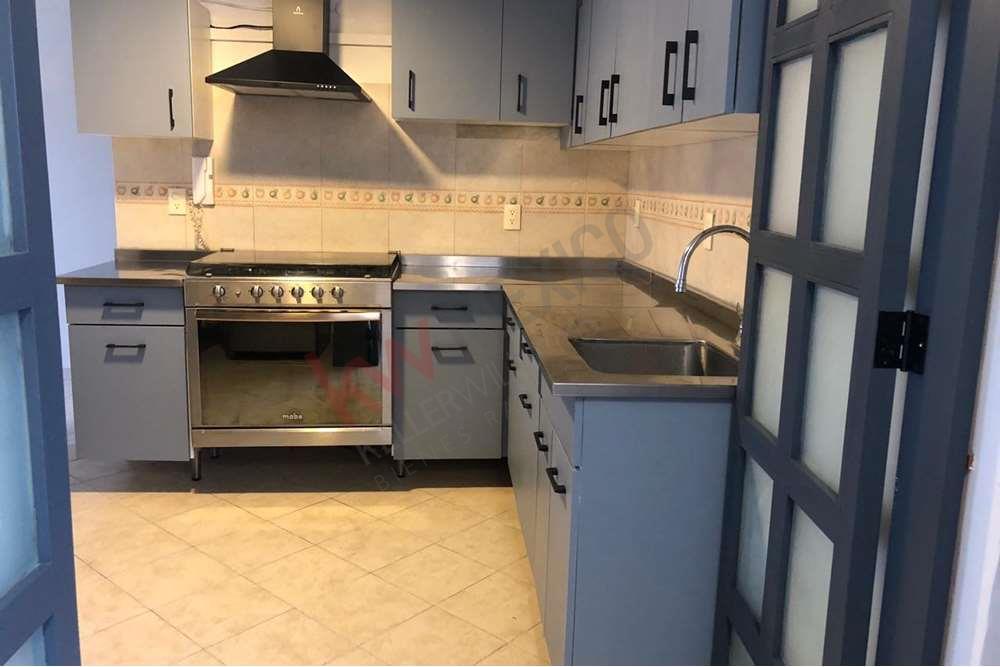 AMPLIO DEPARTAMENTO EN LA DEL VALLE, A 5 CUADRAS DE INSURGENTES