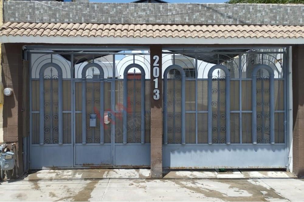 Casa semiequipada  en renta  muy cerca de la  Avenida de las Torres ,  IMSS 66