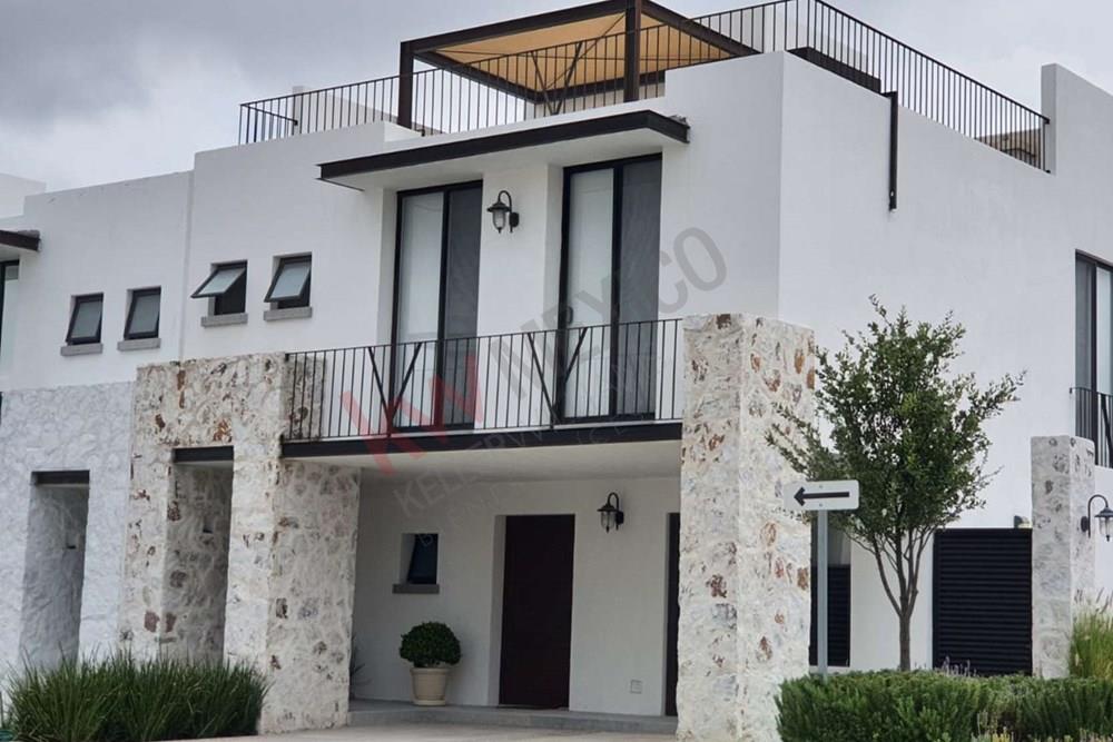 CASA EN RENTA AMUEBLADA JURIQUILLA TORRE DE PIEDRA 3 habitaciones