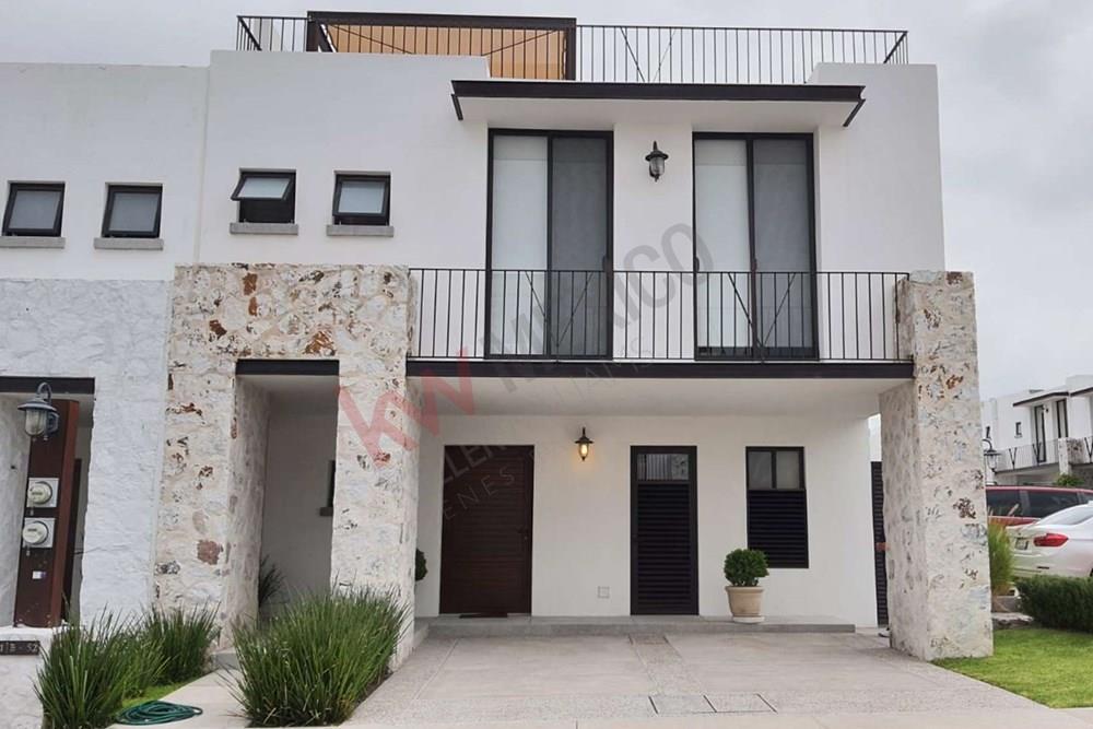 CASA EN RENTA AMUEBLADA JURIQUILLA TORRE DE PIEDRA 3 habitaciones