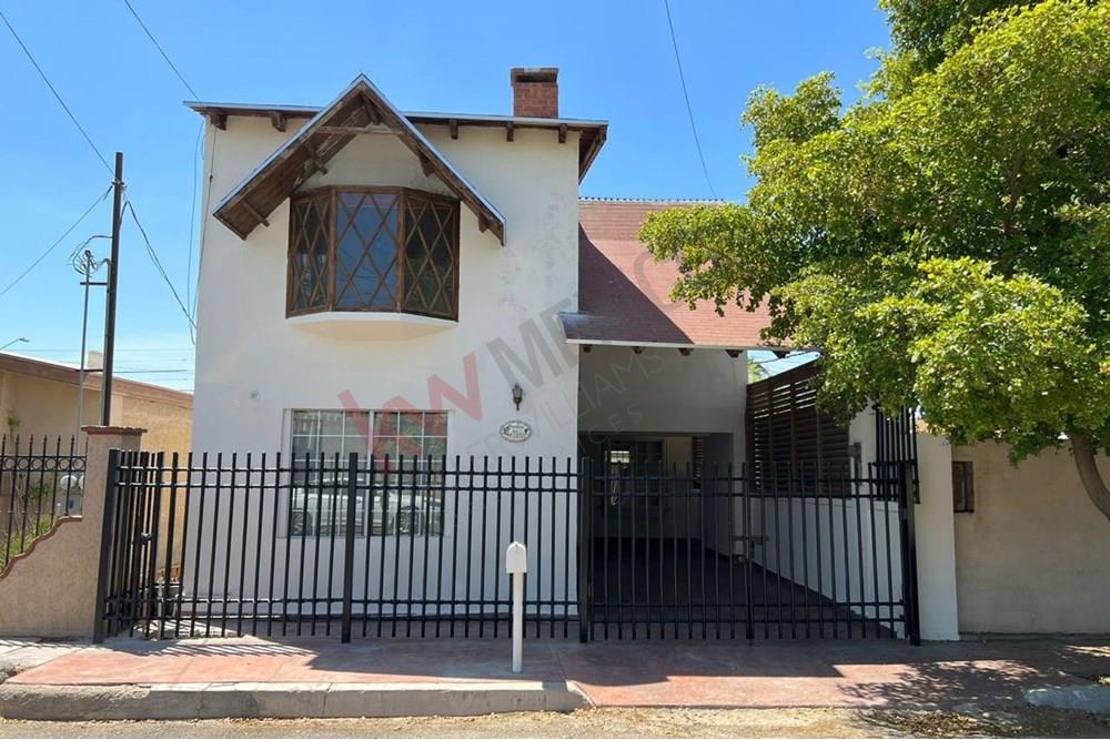 Casa en renta en Carpinteros Sur, Colonia Burócratas de dos pisos y