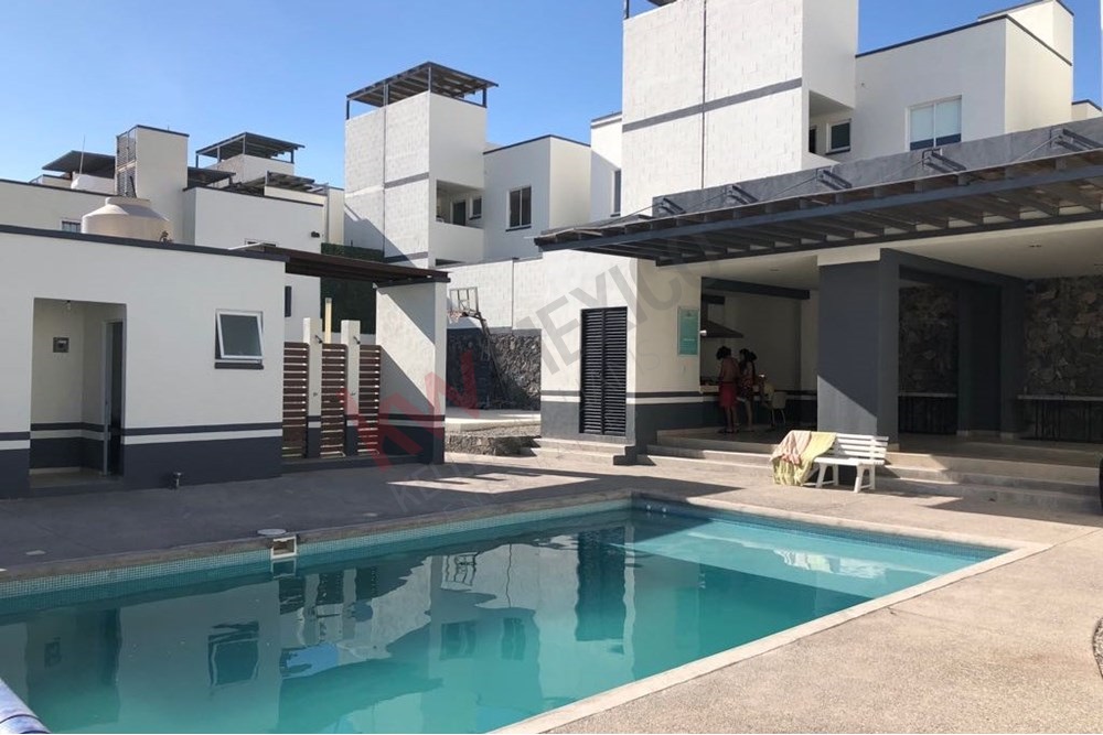 Venta de Departamento en planta baja cerca de Tec de Monterrey, Qro