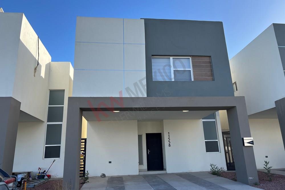 CASA EN RENTA EN BARCENA RESIDENCIAL