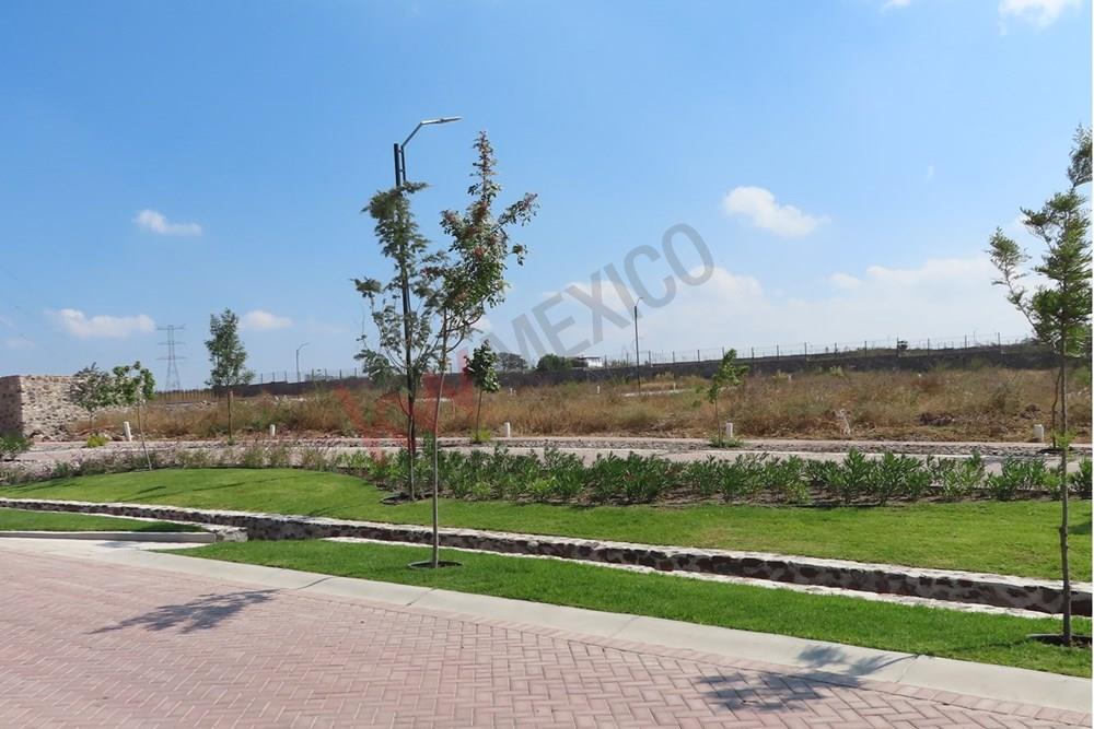 VENTA TERRENO CON UBICACIÓN PRIVILEGIADA CD. MADERAS CORREGIDORA COND. CONÍFERAS