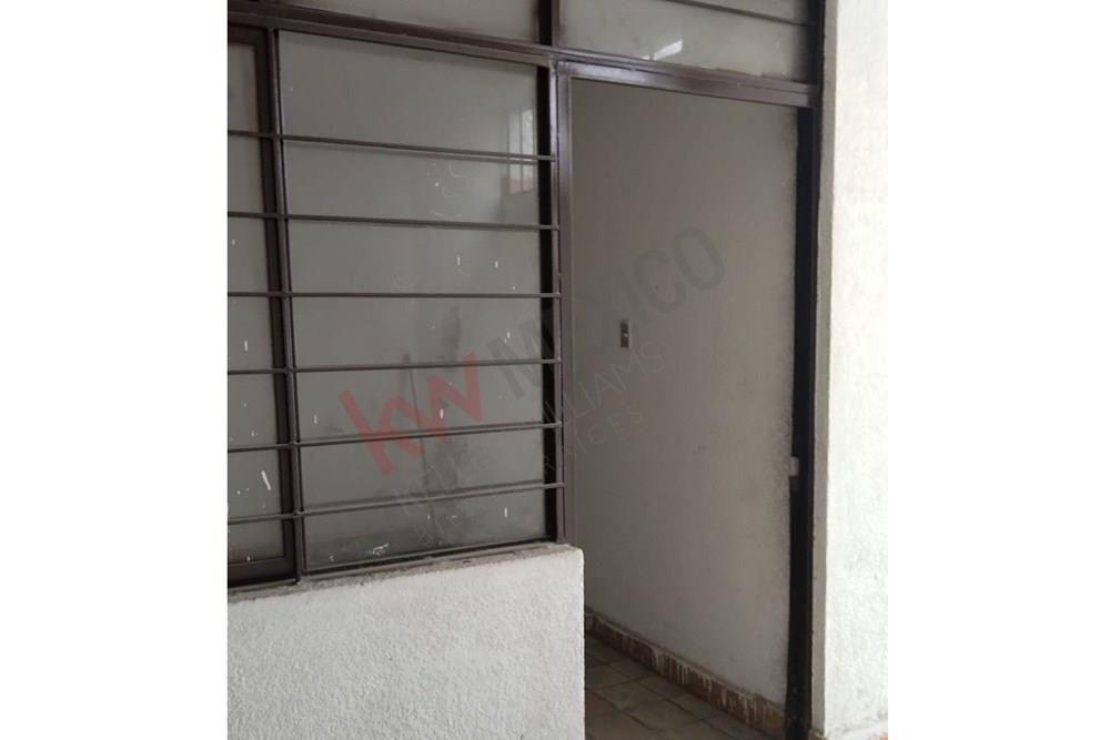 PRPOPIEDAD EN VENTA CON LOCAL USO MIXTO LOMAS DE CASA BLANCA
