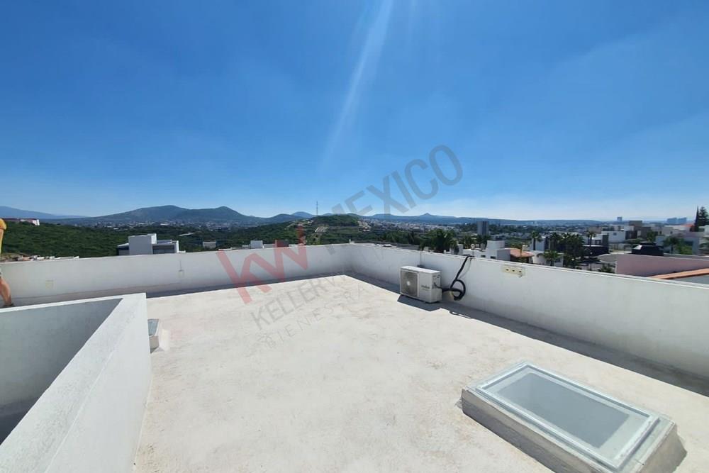 CASA EN VENTA REAL DE JURIQUILLA QUERETARO CALLE ABIERTA