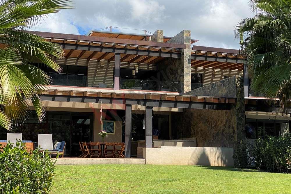 Casa Amueblada en Renta en condominio con vista al lago y muelle en Valle de Bravo $75,000