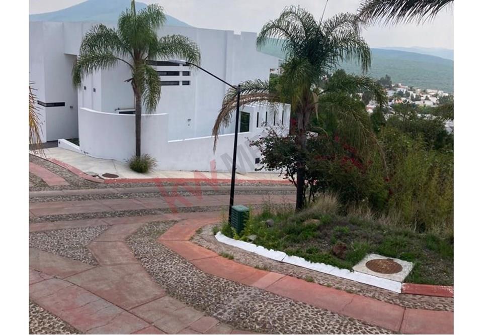 Terreno con excelente vista en Vista Real Country Club