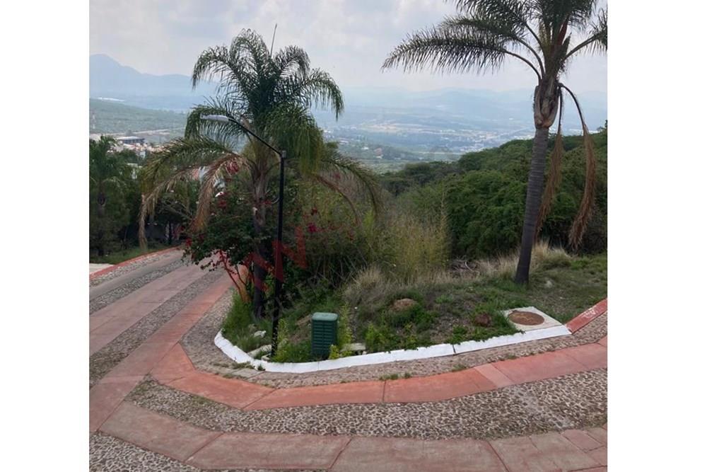Terreno con excelente vista en Vista Real Country Club