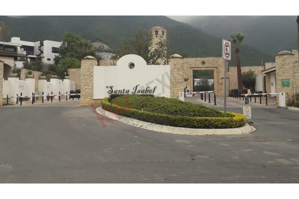 TERRENO EN VENTA CARRETERA NACIONAL FRACC SANTA ISABEL MONTERREY