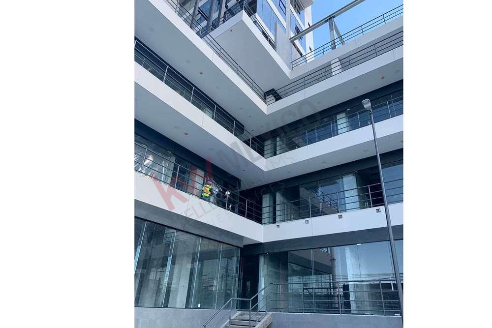 RENTA DE LOCAL COMERCIAL EN TORRE DE USO MIXTOS ,ZONA CONTRY