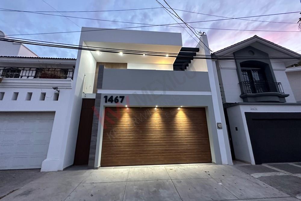 Casa en venta en la colonia Chapultepec, moderna y de ladrillo, ubicada a 5  minutos de