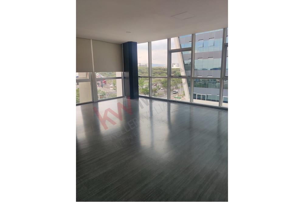 Oficina en renta en WTC Juriquilla, Querétaro, Sobre Paseo de La República