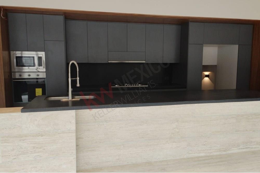 la casa “Basalto” es una propiedad excepcional que combina diseño innovador, comodidad moderna y detalles naturales en una  ubicación deseable como Zibatá, Querétaro
