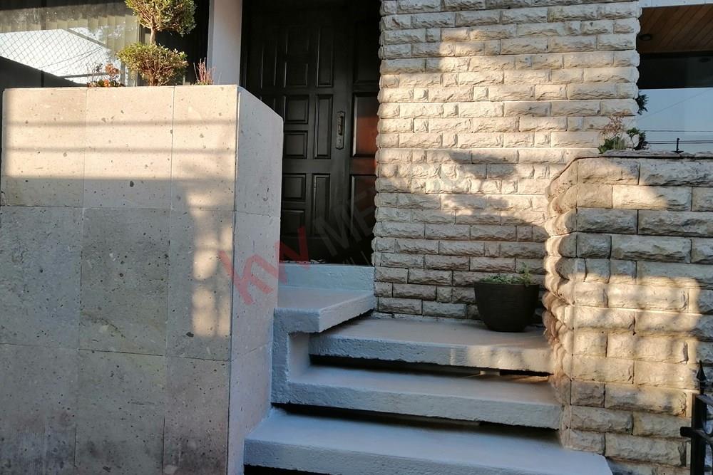 Amplia casa en venta, con alberca propia en uno de los mejores fraccionamientos de la ciudad, por su privilegiada ubicación.