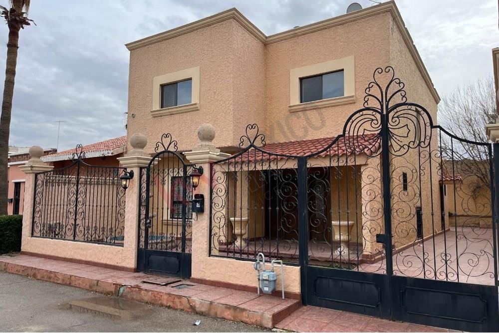 SE RENTA CASA ZONA BELLA, SEGURA, PRIVADA, ATRAS DEL SEMINARIO FRENTE A COLEGIO MEXICO A 2 MINUTOS DE GALERIAS TEC.