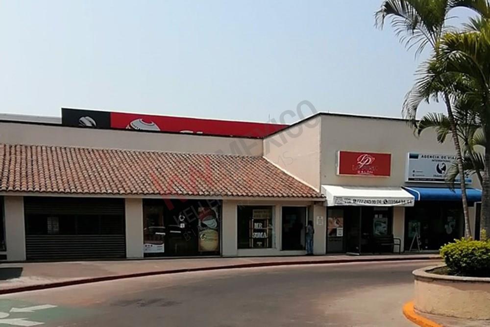 Se Renta Local Comercial en Plaza Cuernavaca