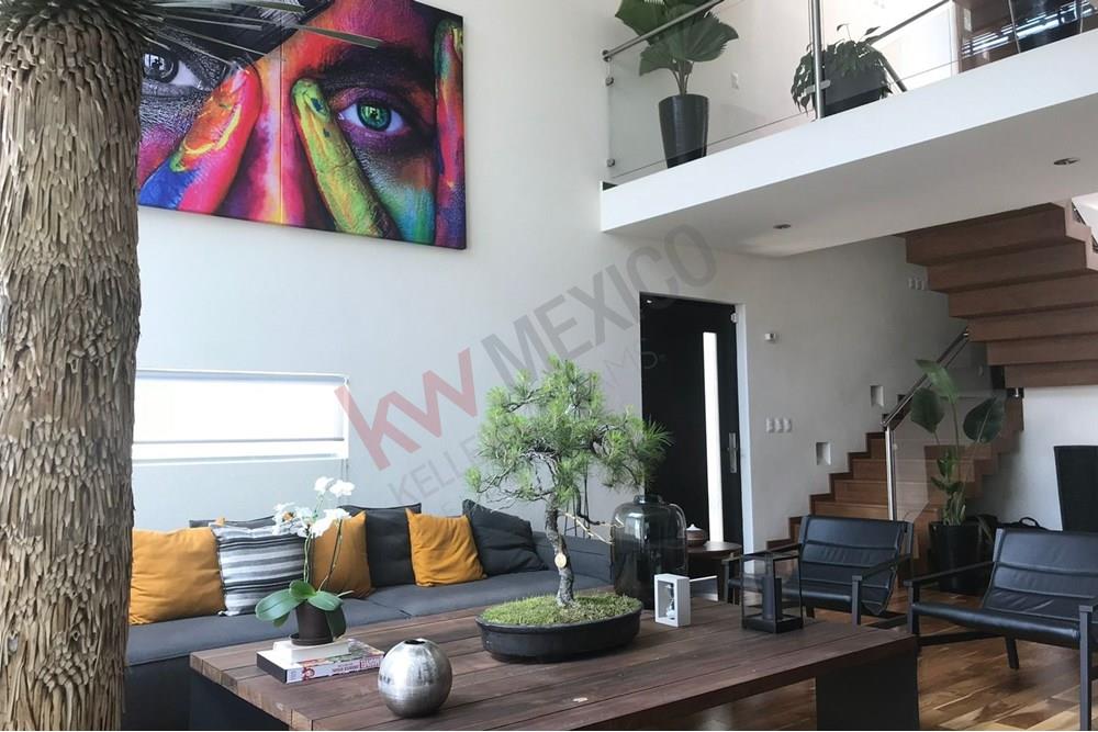 Casa  en  Venta, Cumbres  del  Lago