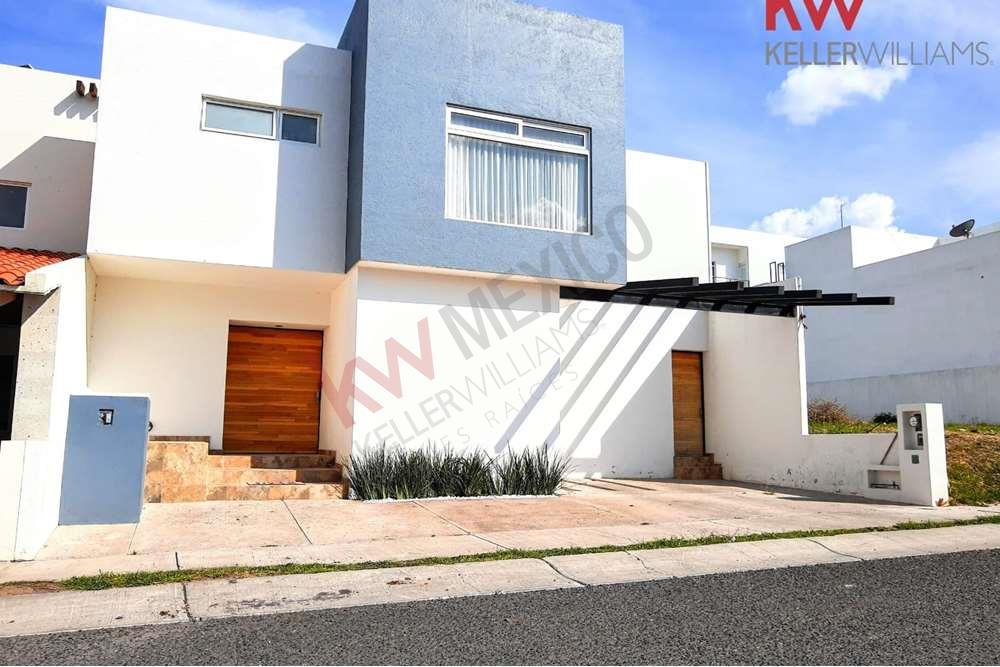 LINDA CASA EN VENTA EN MISION SAN JEROMIMO QUERETARO QRO.