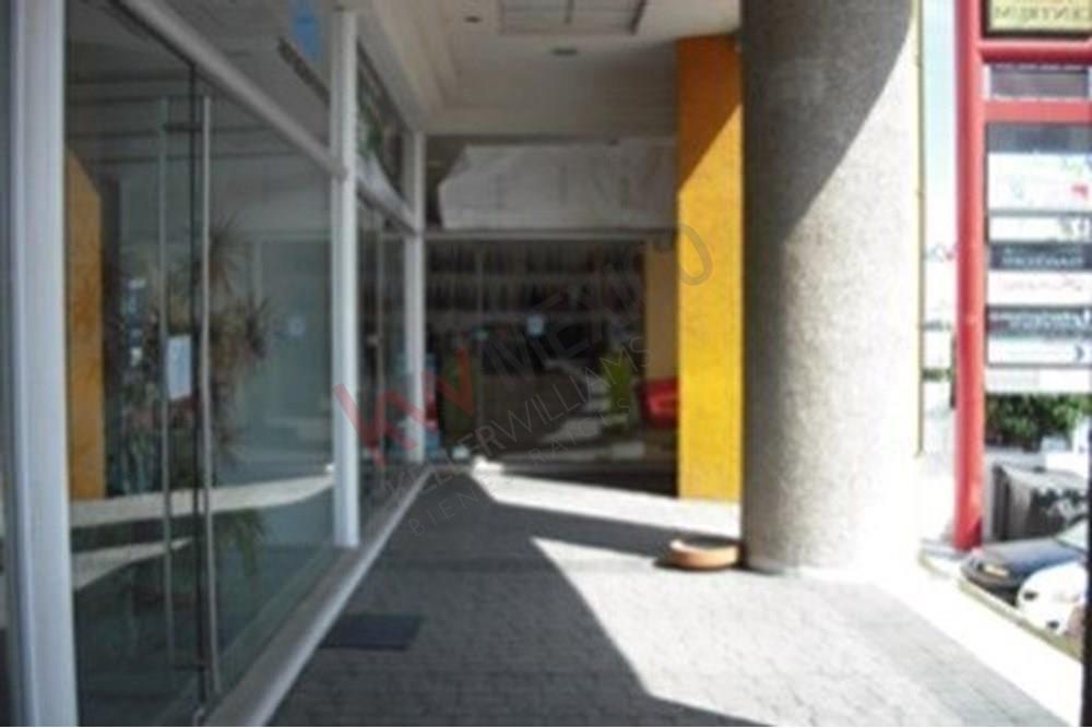 Renta de Local para Oficinas en PLAZA CENTRUM Bernardo Quintana