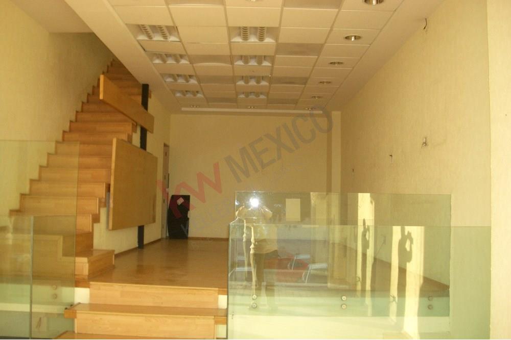 Renta de Local para Oficinas en PLAZA CENTRUM Bernardo Quintana