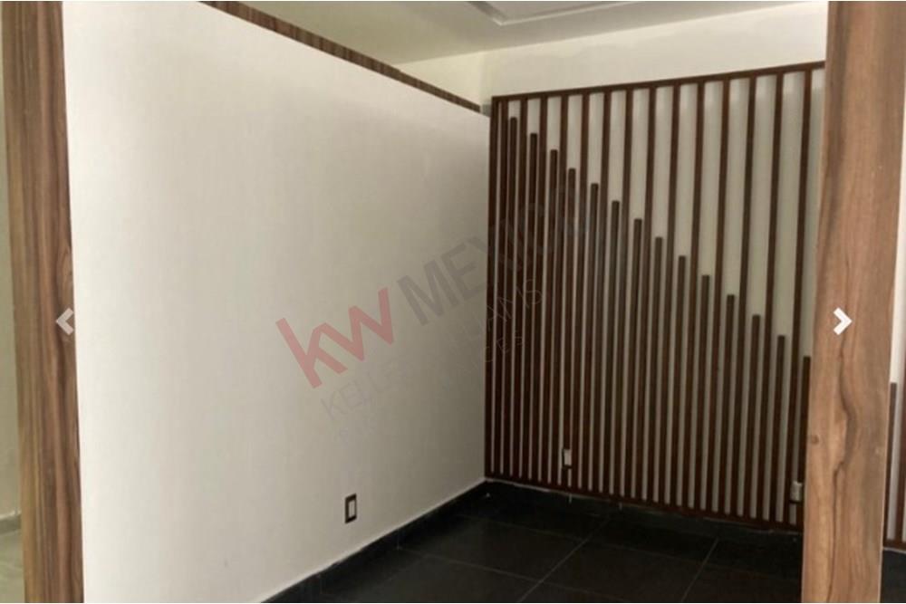 Se renta oficina equipada en piso 9, ubicada en Plaza Q7001