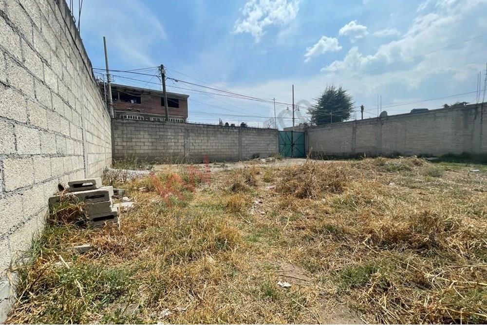 Terreno en venta en Santa Ana Tlapaltitlán, a espaldas de Galerías Toluca