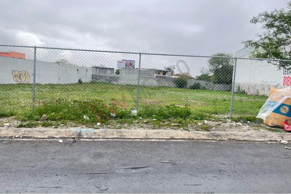 Venta de Terreno 1650 m2 plano Santa Catarina Nuevo Leon, centro  ideal para Bodegas