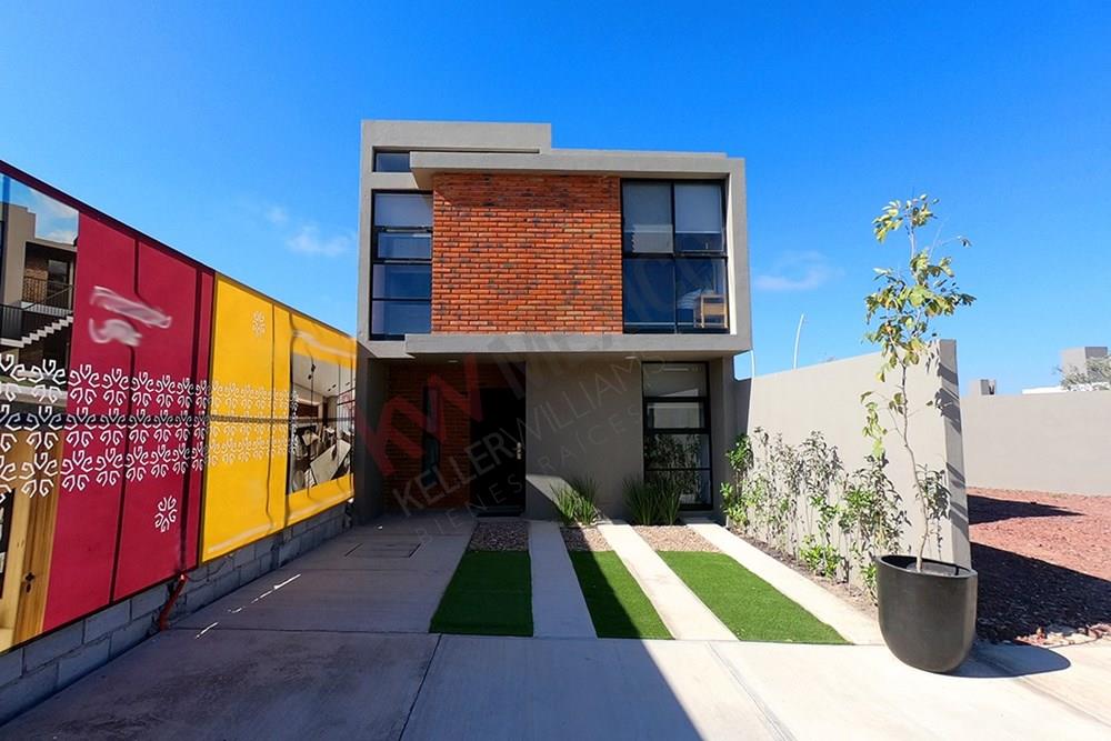 CASA EN VENTA EN QUERETARO CON 3 HABITACIONES CON ALBERCA EN CONDOMINIO CERRADO A MINUTOS DE PASEO QRO