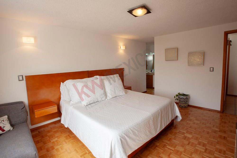CASA EN FRACCIONAMIENTO PUEBLO NUEVO CORREGIDORA QUERETARO