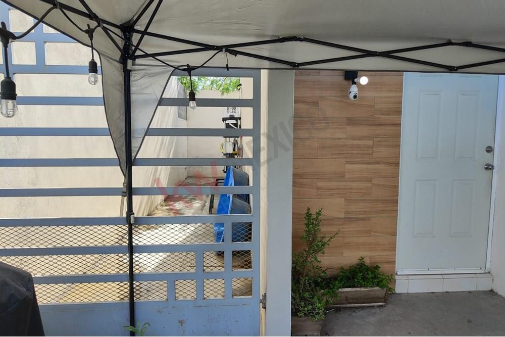 Casa en Venta, colonia privada, Santa Isabel 3er Sector, Juárez.