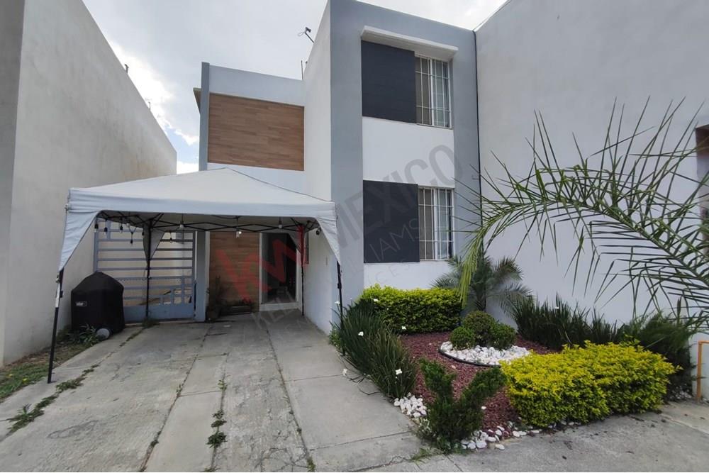 Casa en Venta, colonia privada, Santa Isabel 3er Sector, Juárez.