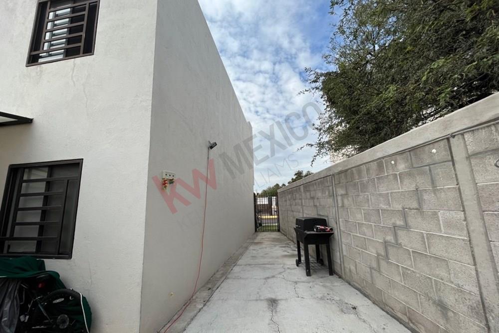 VENTA CASA RECAMARA EN PLANTA BAJA RINCONES DEL MARQUES