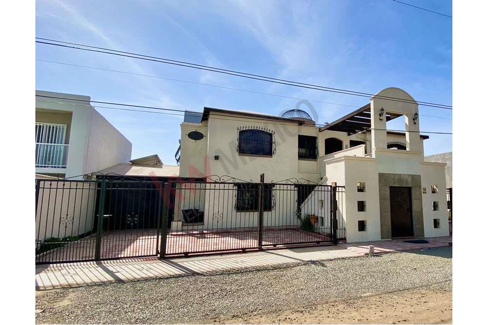 EDIFICIO COMERCIAL EN VENTA, CERCA DEL MAR, ENSENADA, BC