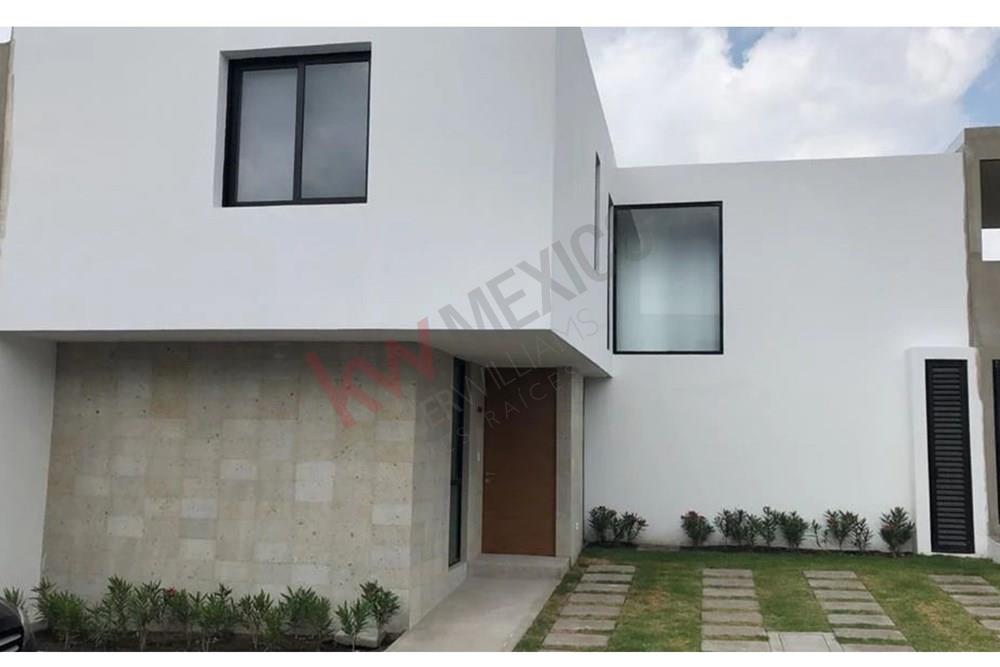 LINDA E ILUMINADA CASA EN VENTA O RENTA LOS ALTOS JURIQUILLA QRO