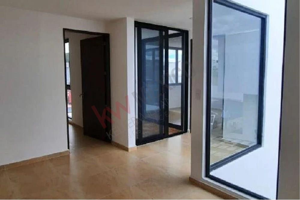 LINDA E ILUMINADA CASA EN VENTA O RENTA LOS ALTOS JURIQUILLA QRO