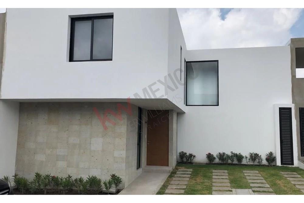 LINDA E ILUMINADA CASA EN VENTA O RENTA LOS ALTOS JURIQUILLA QRO
