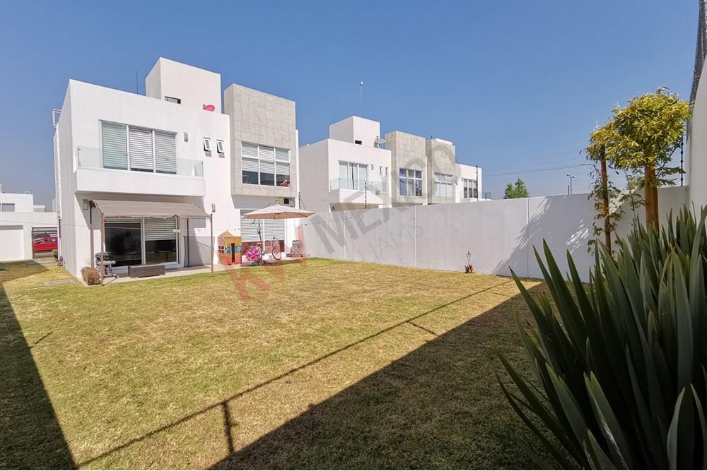 Casa en renta en Metepec, Foresta dream lagoon mas de 300 mt, iluminada y funcional.