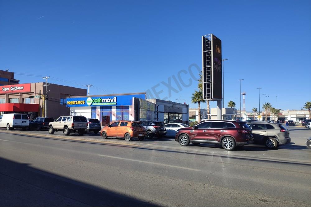 Local En Renta en Plaza Comercial Tres 08