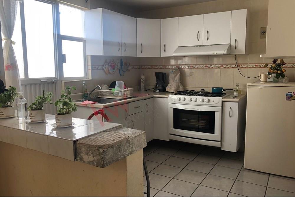 Un hogar para tu familia... casa en venta 3 recamaras zona Candiles