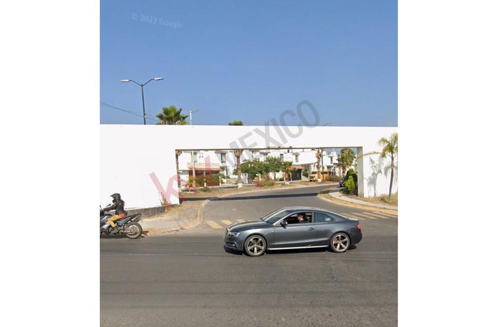 Un hogar para tu familia... casa en venta 3 recamaras zona Candiles
