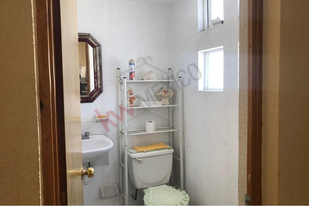 Un hogar para tu familia... casa en venta 3 recamaras zona Candiles