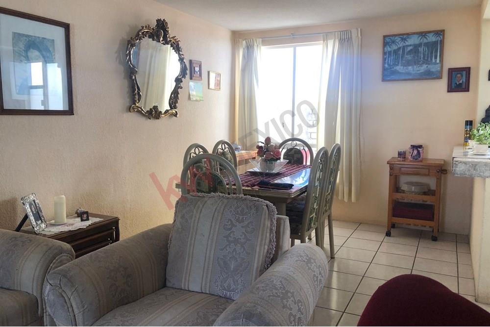 Un hogar para tu familia... casa en venta 3 recamaras zona Candiles