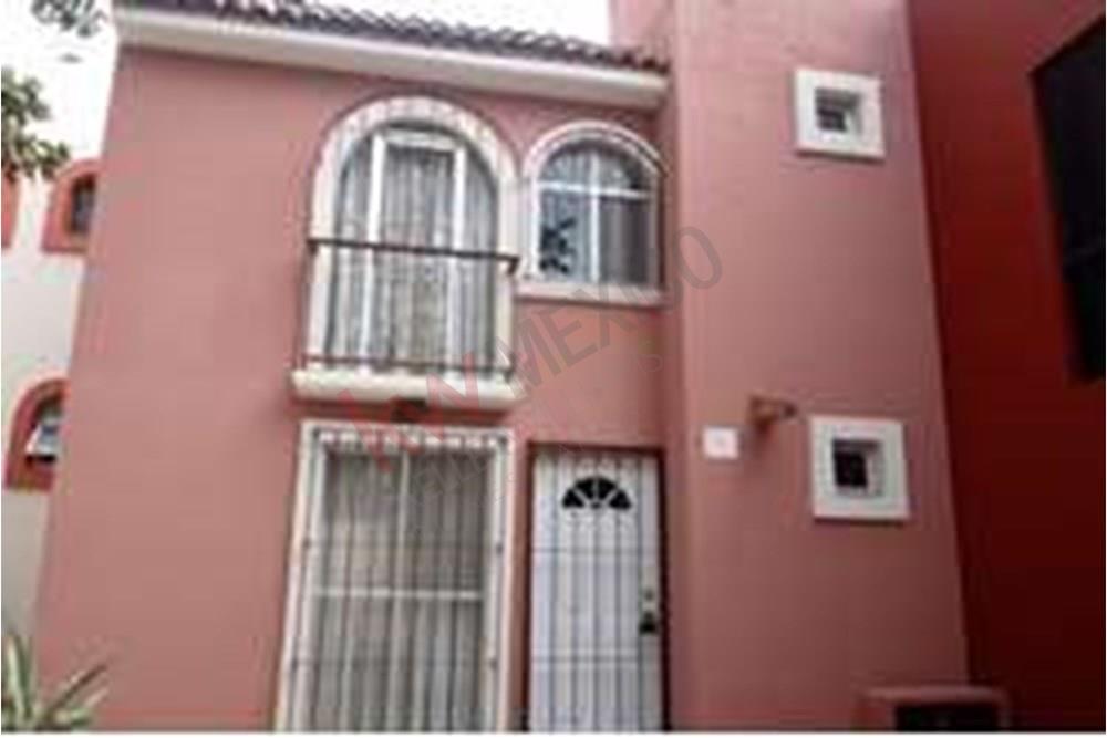 CASA LAS BRISAS EN RENTA